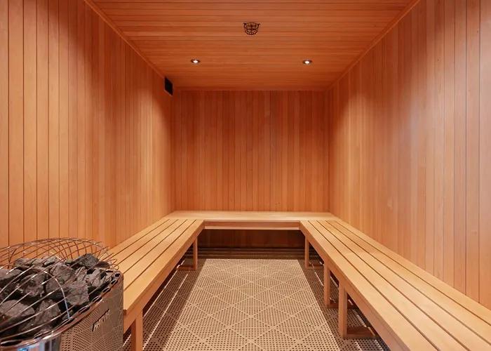 Tamarack Lodge